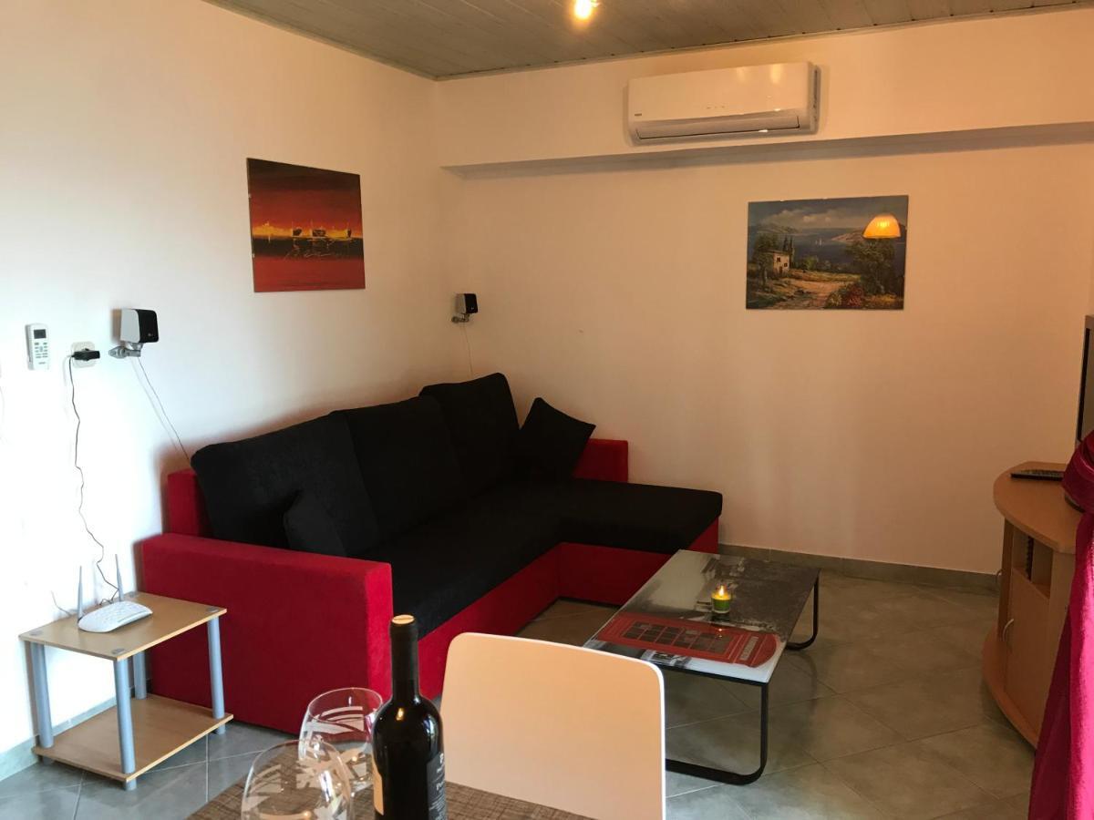 Apartamento Grdelin Omiš Exterior foto