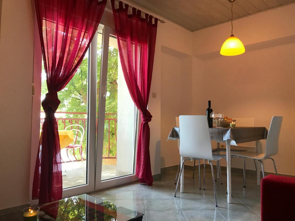 Apartamento Grdelin Omiš Exterior foto