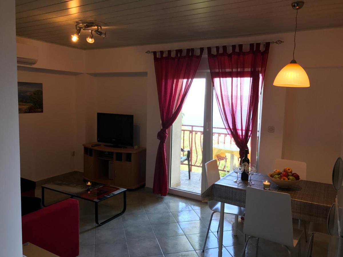 Apartamento Grdelin Omiš Exterior foto